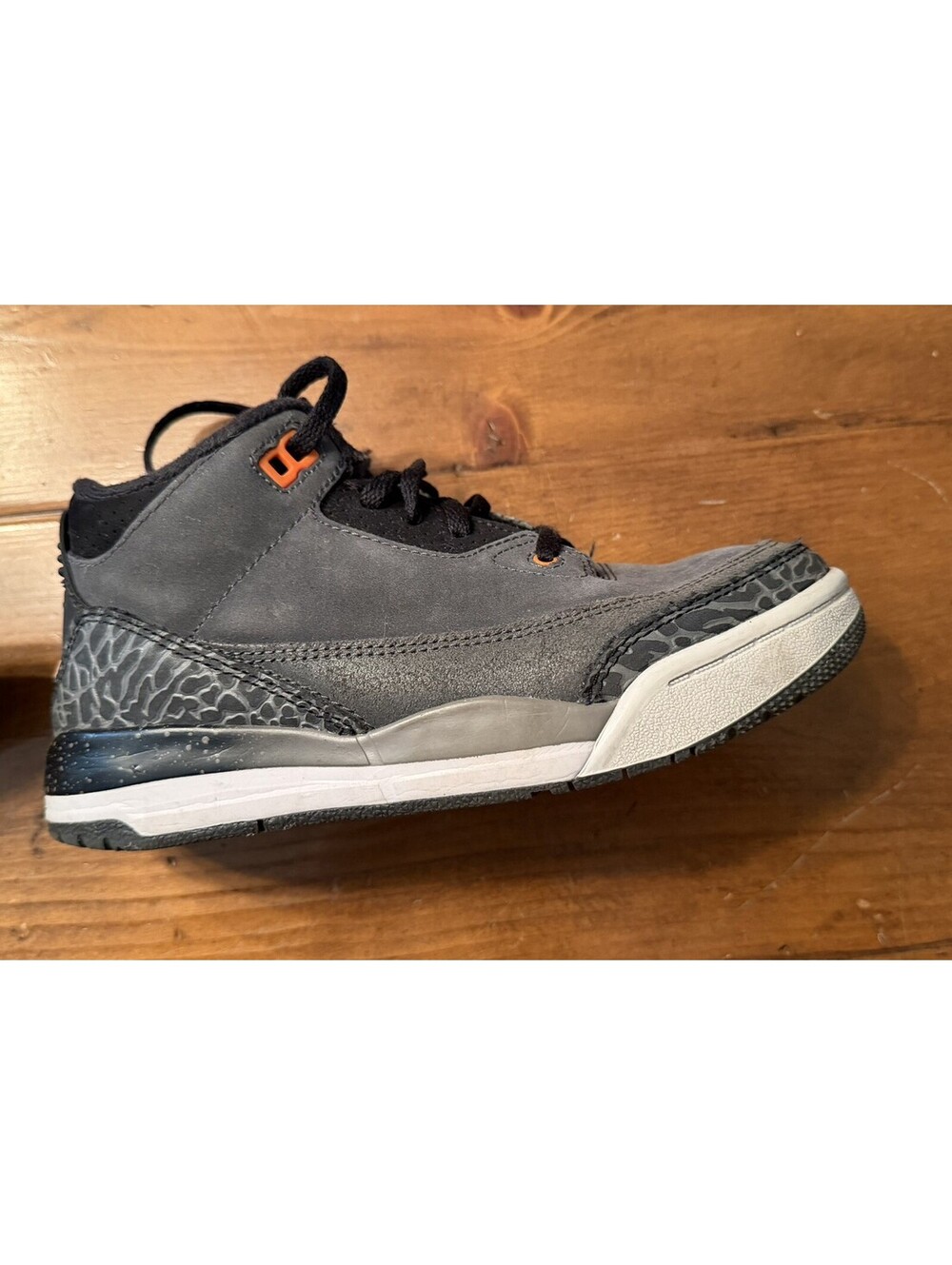 Nike Boys Air Jordan 3 DM0966-080 Gray Basketball Shoes Sneakers Size 1.5Y